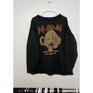 Def Leppard Gray Crewneck Sweatshirt SZ L Pull Over Rock of Ages 1983